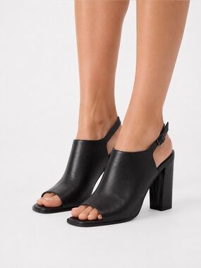 Y2K Franco Sarto Black Leather Slingback Heels Sz 7.5 Square Toe Block Heel